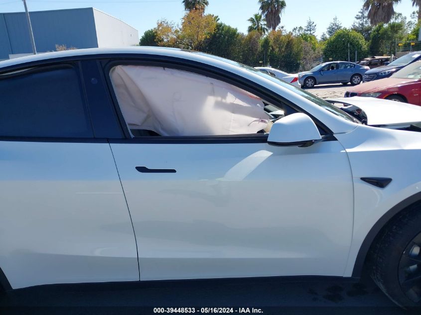 2023 Tesla Model Y Awd/Long Range Dual Motor All-Wheel Drive VIN: 7SAYGDEE3PA135947 Lot: 39448533