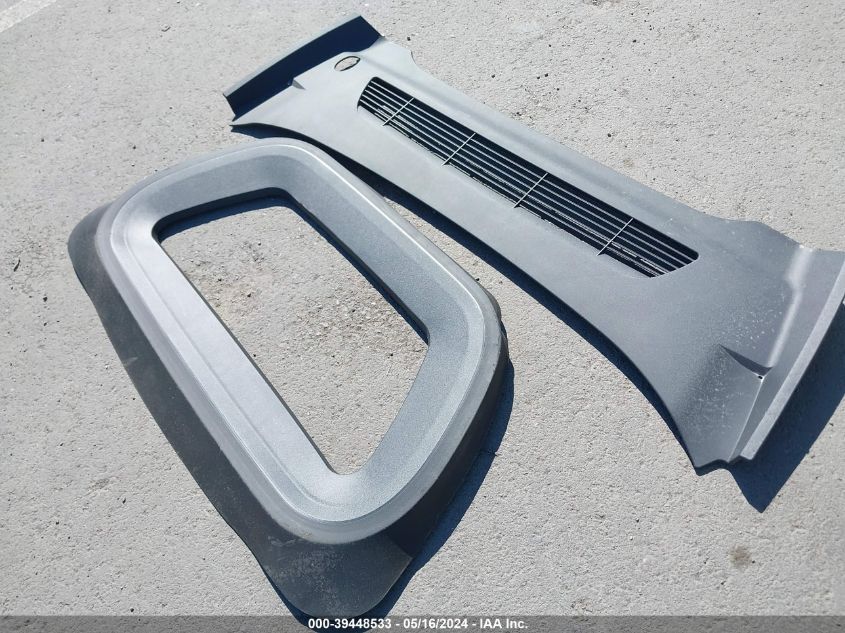 2023 Tesla Model Y Awd/Long Range Dual Motor All-Wheel Drive VIN: 7SAYGDEE3PA135947 Lot: 39448533