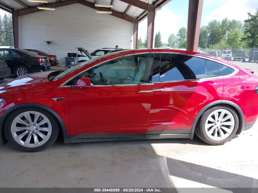 2018 Tesla Model X 100D/75D/P100D VIN: 5YJXCBE22JF127685 Lot: 39448599