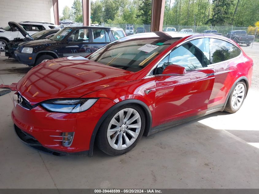 2018 Tesla Model X 100D/75D/P100D VIN: 5YJXCBE22JF127685 Lot: 39448599