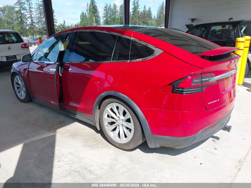 2018 Tesla Model X 100D/75D/P100D VIN: 5YJXCBE22JF127685 Lot: 39448599