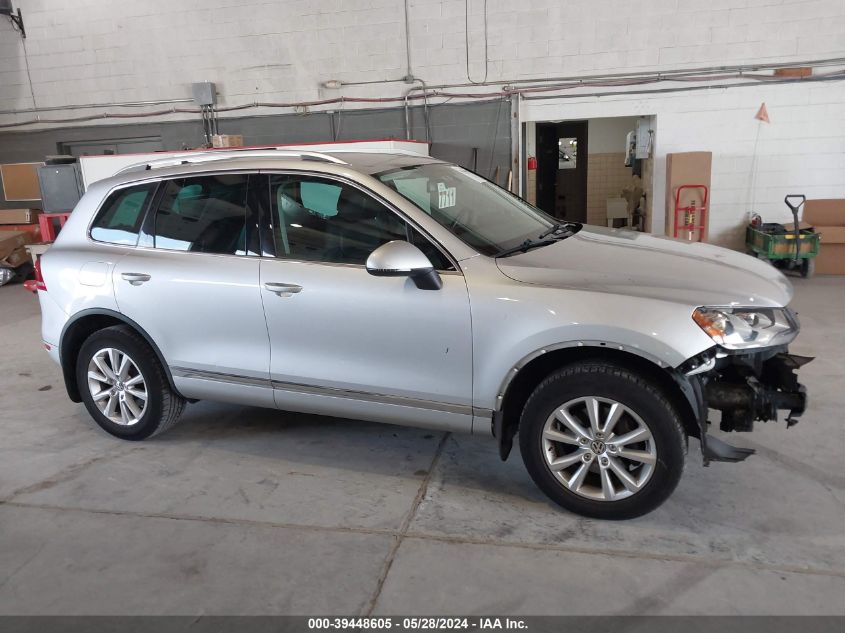 2014 Volkswagen Touareg 3.6L Sport VIN: WVGEF9BP9ED002585 Lot: 39448605