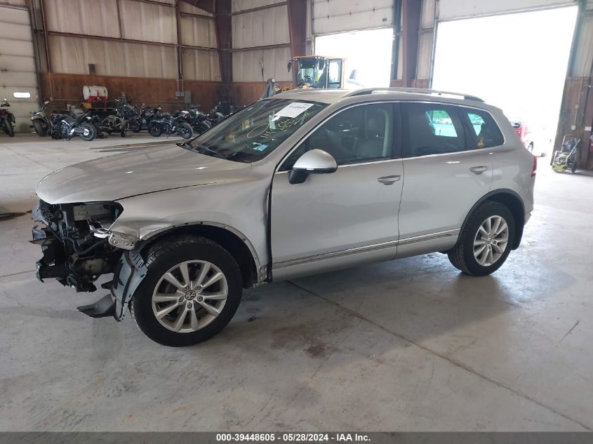 2014 Volkswagen Touareg 3.6L Sport VIN: WVGEF9BP9ED002585 Lot: 39448605