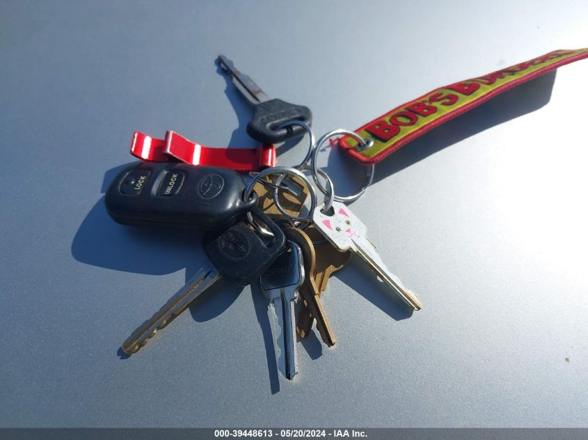 2000 Toyota Camry Le VIN: 4T1BG22KXYU661288 Lot: 39448613