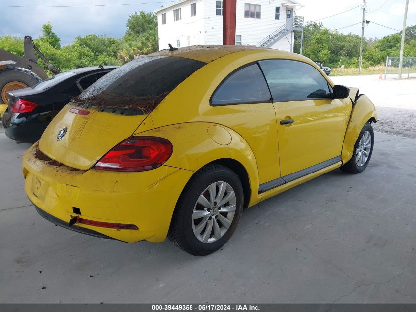 2018 Volkswagen Beetle 2.0T Coast/2.0T S VIN: 3VWFD7AT8JM702210 Lot: 39449358