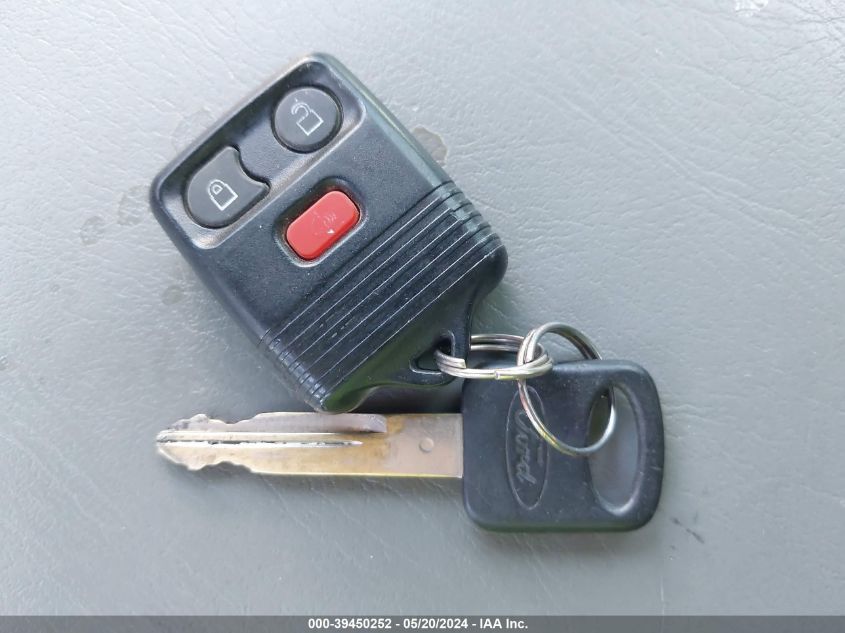 2004 Ford F-250 Lariat/Xl/Xlt VIN: 1FTNW21P94EB37989 Lot: 39450252