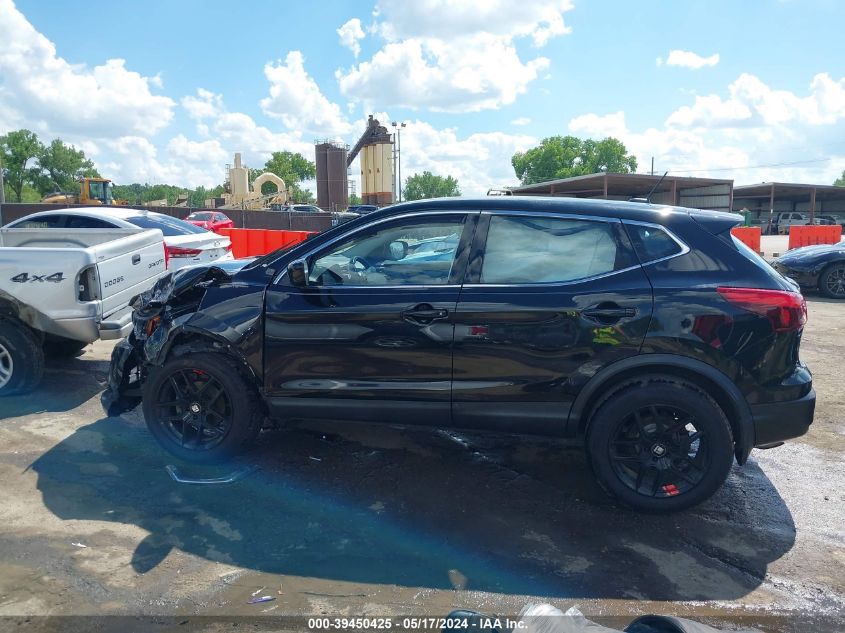 2017 Nissan Rogue Sport S VIN: JN1BJ1CR4HW135449 Lot: 39450425