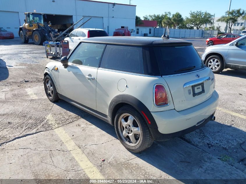 2009 Mini Cooper VIN: WMWMF33519TU69700 Lot: 39450427