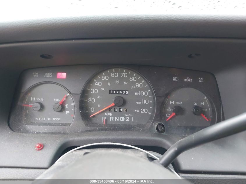 2001 Mercury Grand Marquis Gs VIN: 2MEFM74W11X652570 Lot: 39450496