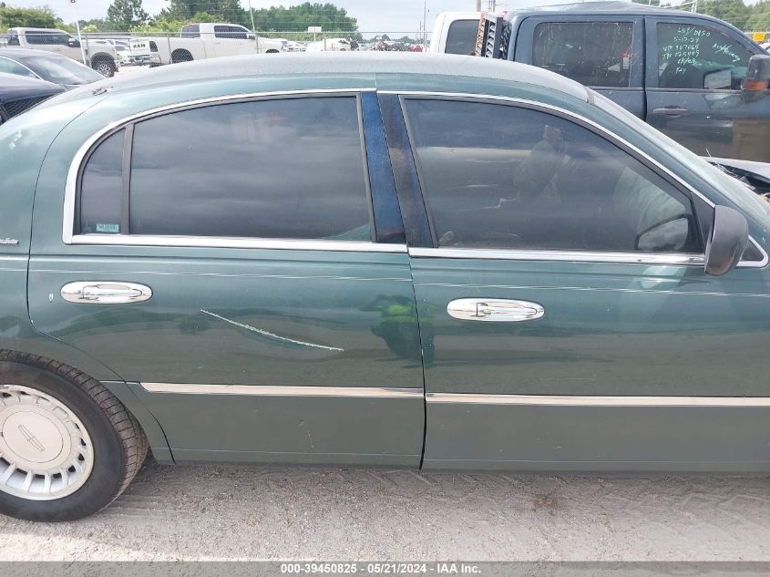 2001 Lincoln Town Car Executive VIN: 1LNHM81W91Y632521 Lot: 39450825