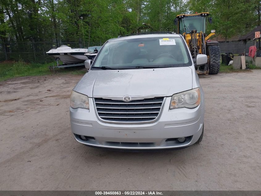 2010 Chrysler Town & Country Touring VIN: 2A4RR5D13AR352570 Lot: 39450863