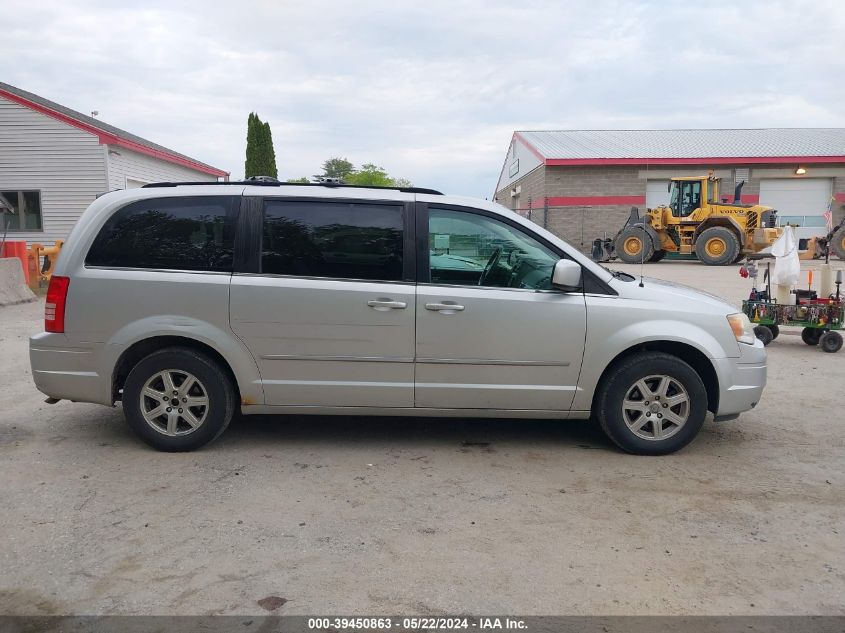 2010 Chrysler Town & Country Touring VIN: 2A4RR5D13AR352570 Lot: 39450863