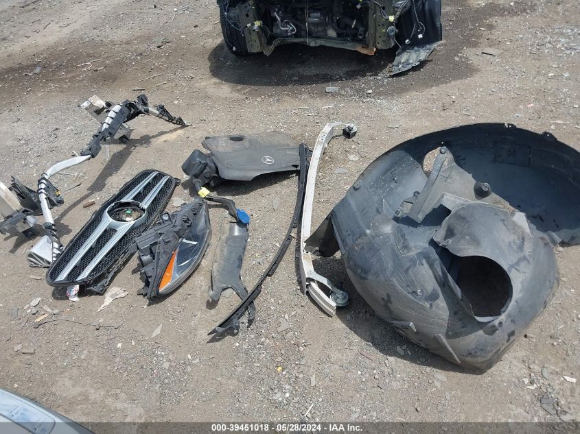 2017 MERCEDES-BENZ GLA 250 4MATIC - WDCTG4GB4HJ329050