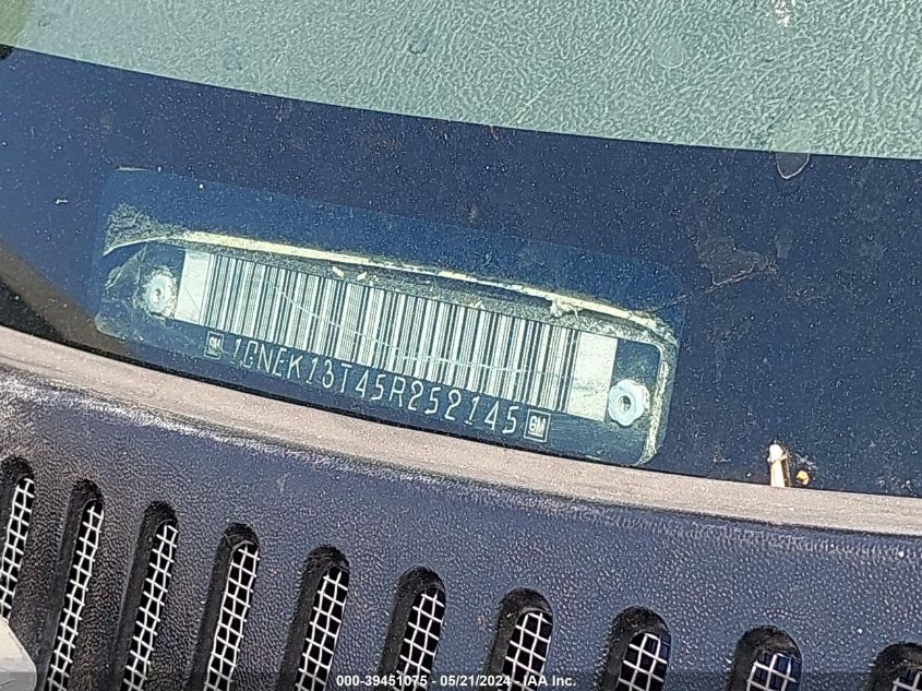 2005 Chevrolet Tahoe Ls VIN: 1GNEK13T45R252145 Lot: 39451075