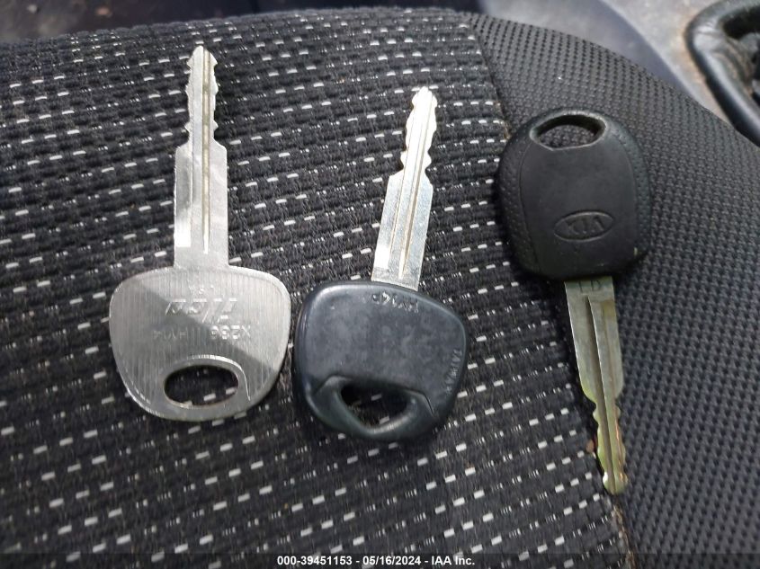 2007 Kia Sportage Lx VIN: KNDJF724477423841 Lot: 39451153