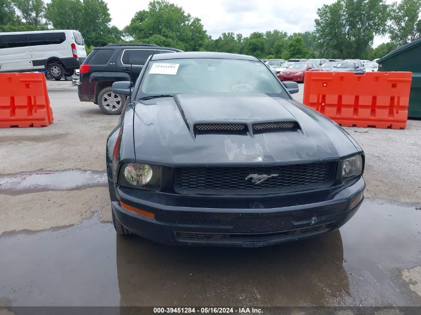 2005 Ford Mustang V6 Deluxe/V6 Premium VIN: 1ZVFT80N855211255 Lot: 39451284