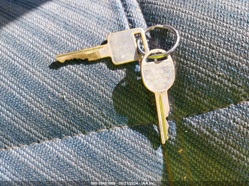 1989 Jeep Cherokee Pioneer VIN: 1J4FJ38L1KL464806 Lot: 39451669