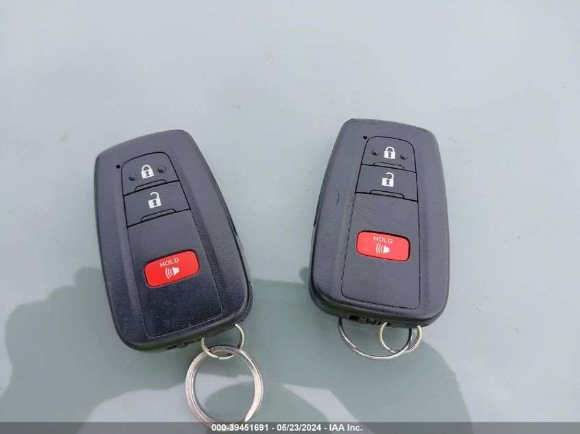 2021 TOYOTA RAV4 XLE - JTMP1RFV7MD073593