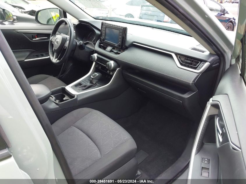 2021 TOYOTA RAV4 XLE - JTMP1RFV7MD073593