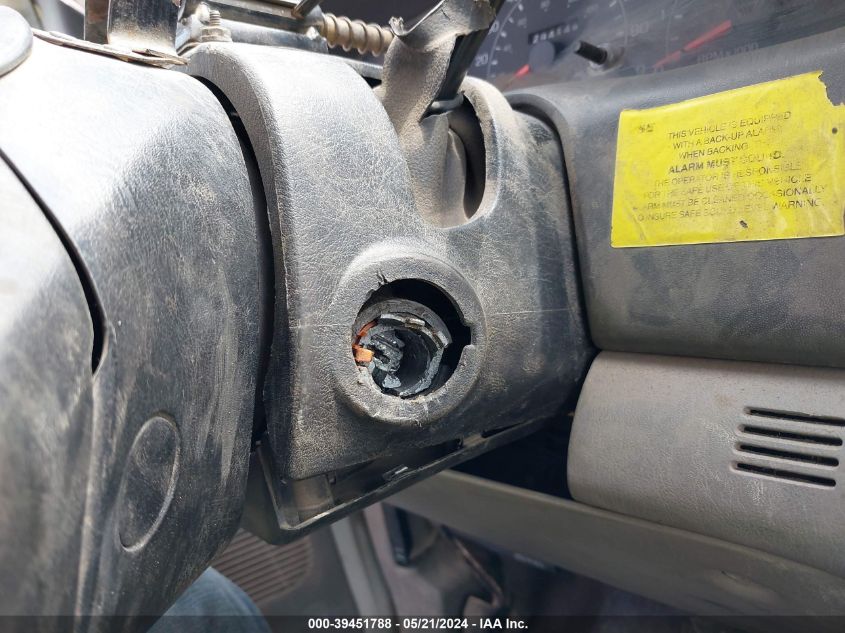 2001 Ford F-250 Lariat/Xl/Xlt VIN: 1FTNX21LX1EC74817 Lot: 39451788