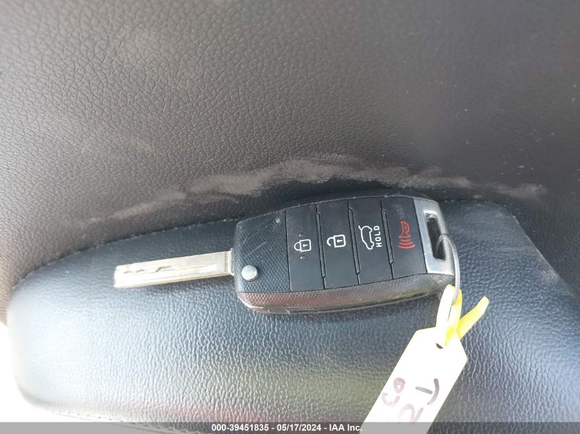 2018 Kia Sorento 2.4L L VIN: 5XYPG4A34JG344081 Lot: 39451835