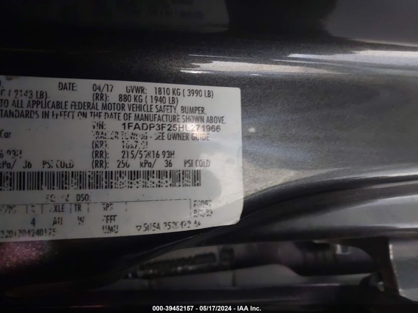 2017 Ford Focus Se VIN: 1FADP3F25HL271966 Lot: 39452157