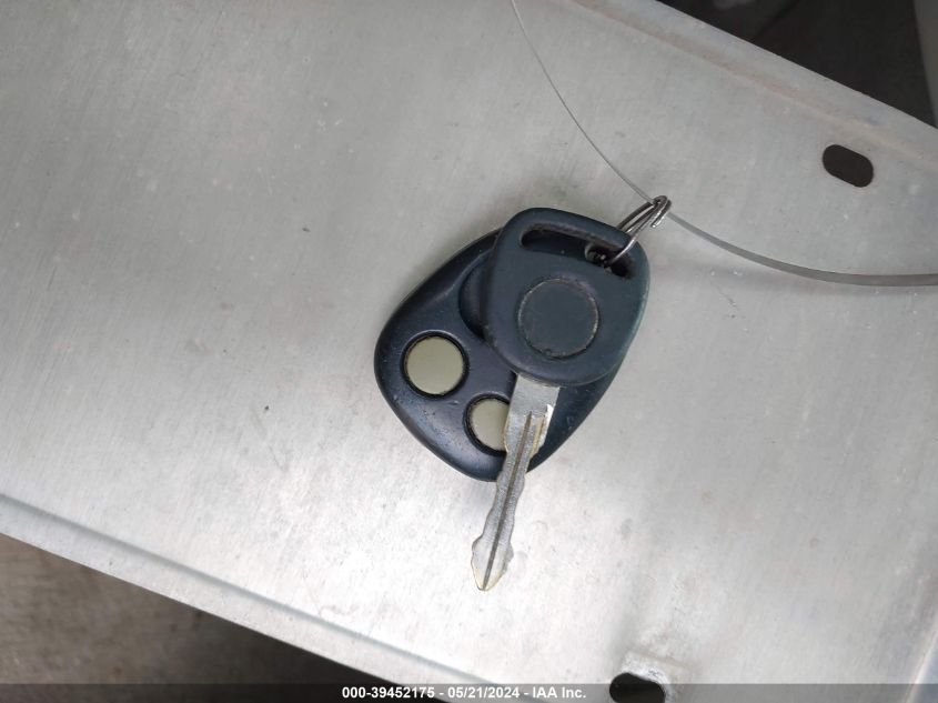 2005 Cadillac Escalade Standard VIN: 1GYEC63T45R158490 Lot: 39452175