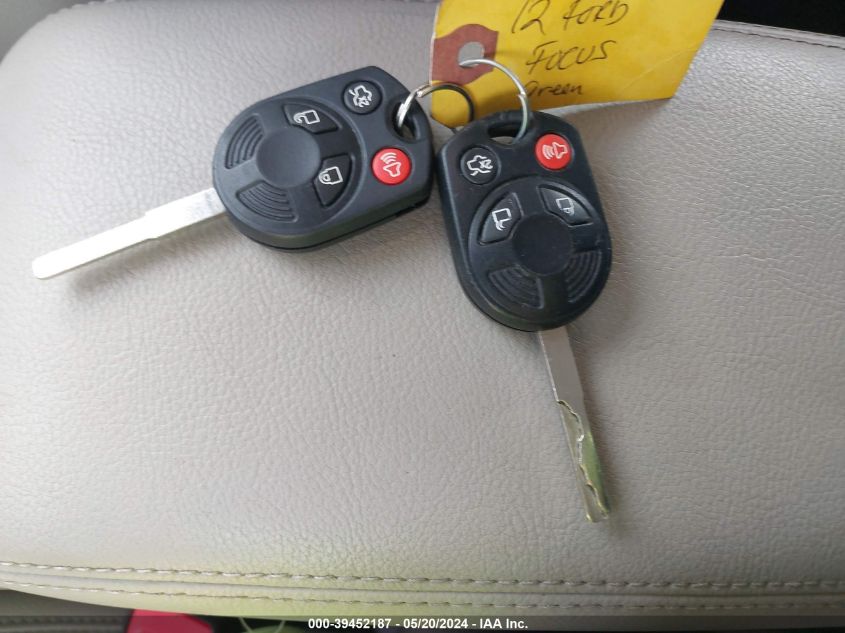 2012 Ford Focus Sel VIN: 1FAHP3M23CL208152 Lot: 39452187