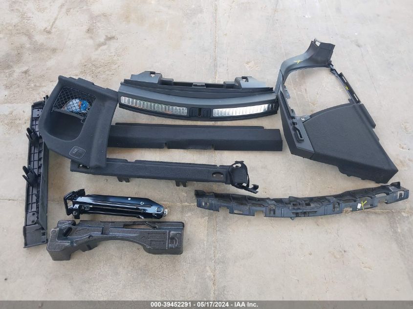 2015 Porsche Macan Turbo VIN: WP1AF2A53FLB99334 Lot: 39452291