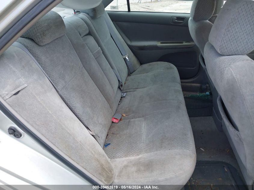 2004 Toyota Camry Le VIN: 4T1BE32K04U910607 Lot: 39452519