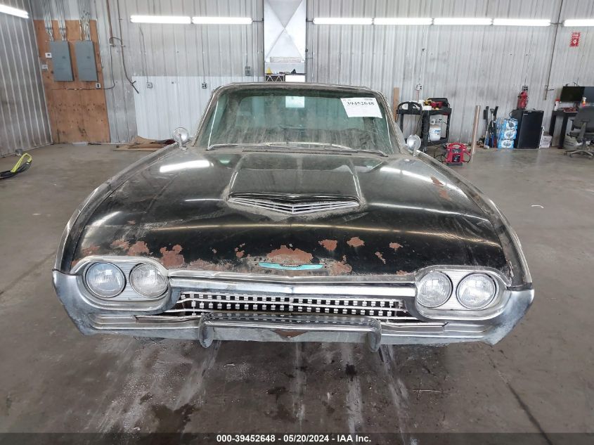 1962 Ford Thunderbird VIN: 2Y87Z133022 Lot: 39452648