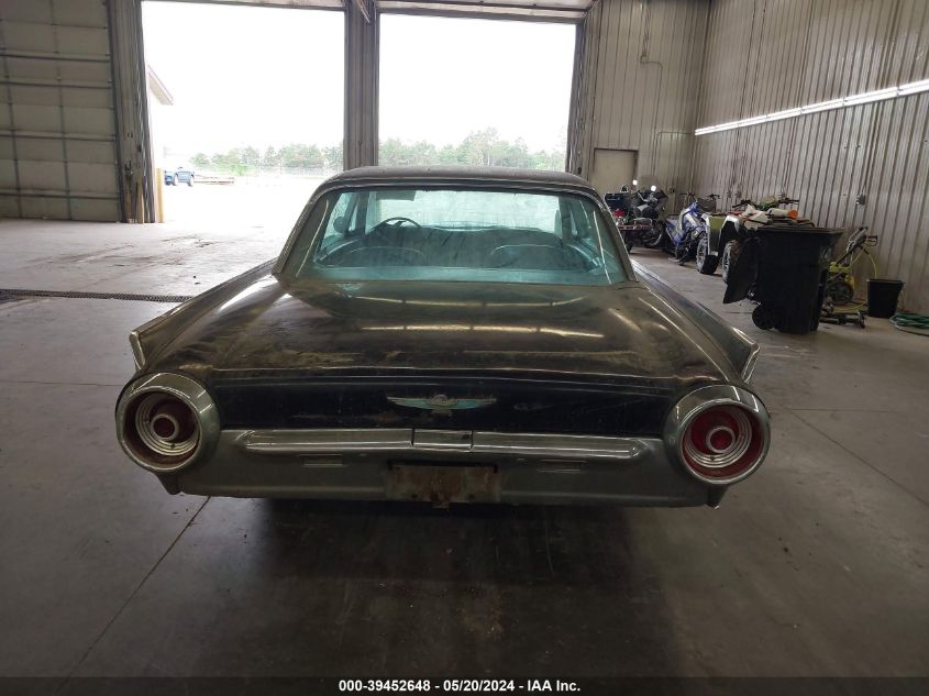 1962 Ford Thunderbird VIN: 2Y87Z133022 Lot: 39452648