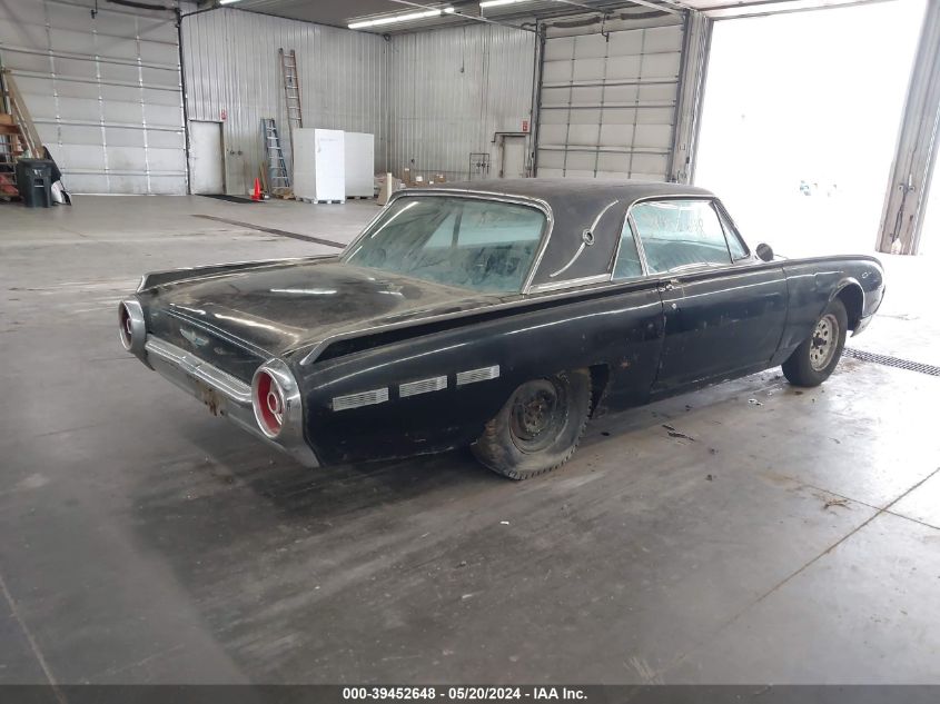 1962 Ford Thunderbird VIN: 2Y87Z133022 Lot: 39452648