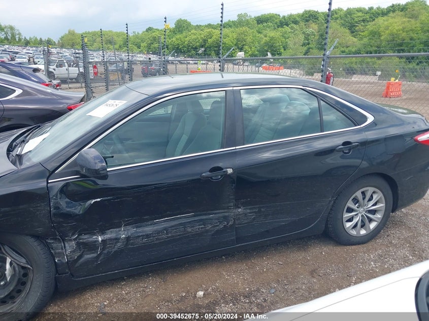 2016 Toyota Camry Le VIN: 4T1BF1FKXGU138598 Lot: 39452675