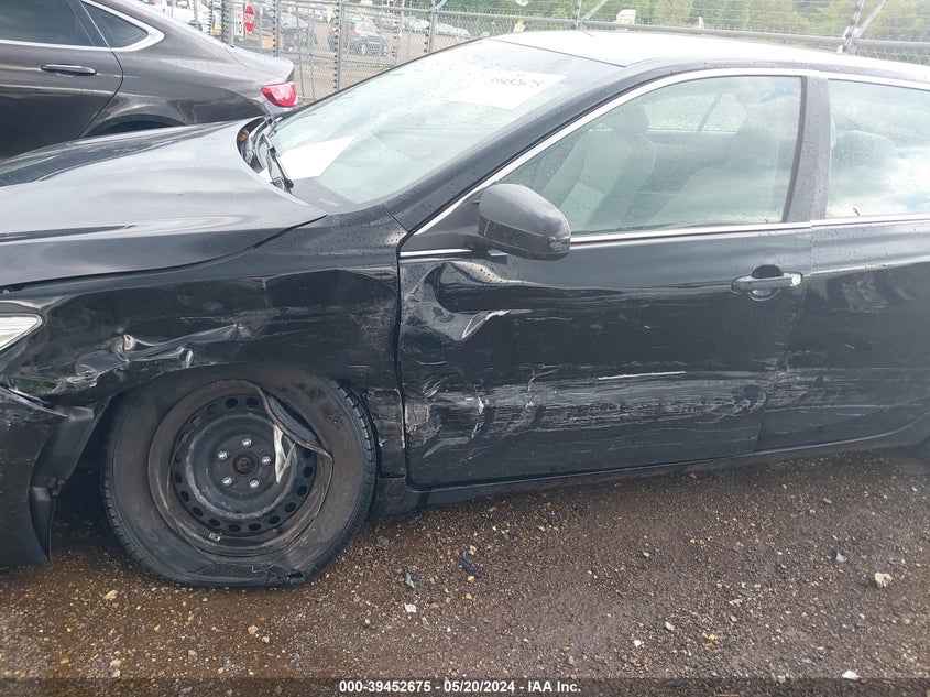 2016 Toyota Camry Le VIN: 4T1BF1FKXGU138598 Lot: 39452675