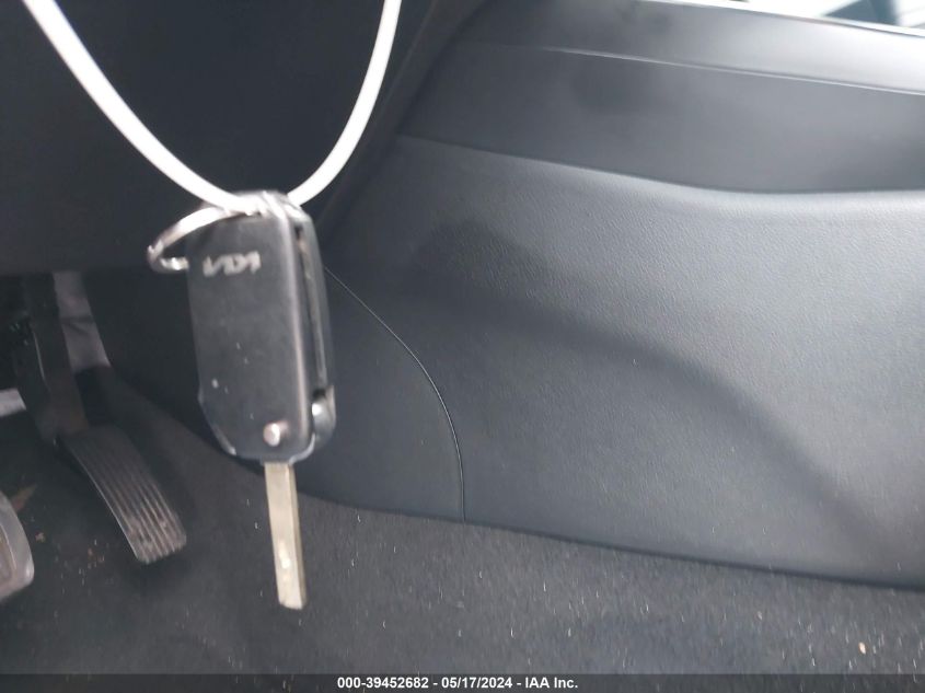 2022 Kia Soul Lx VIN: KNDJ23AU6N7813911 Lot: 39452682