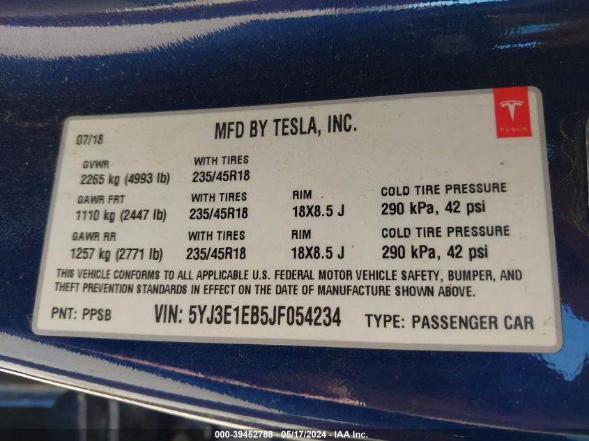 2018 Tesla Model 3 Long Range/Performance VIN: 5YJ3E1EB5JF054234 Lot: 39452788