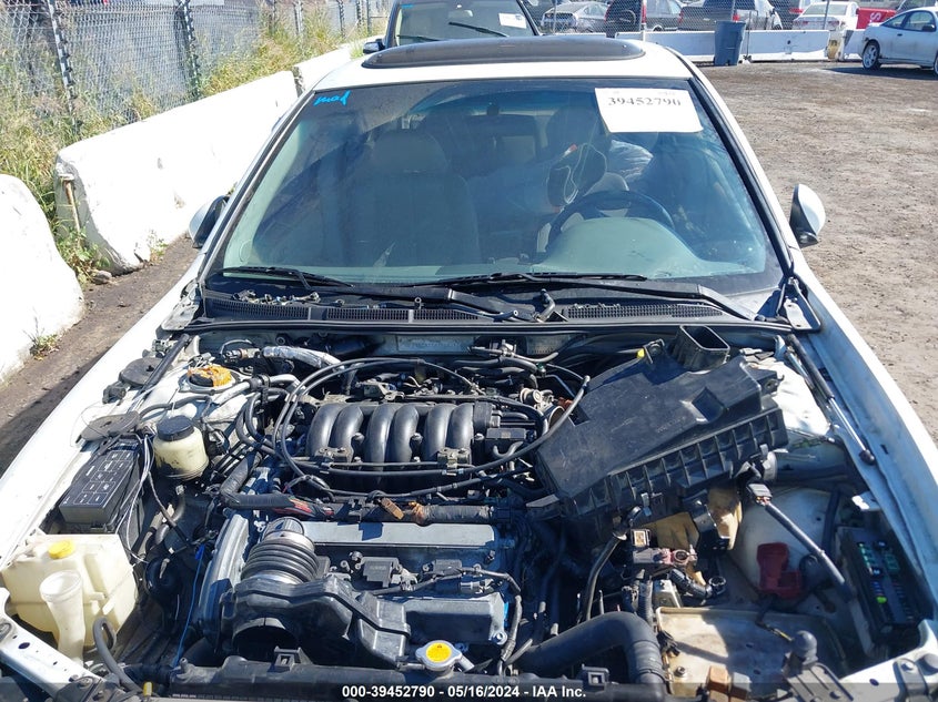 2000 Nissan Maxima Gle/Gxe/Se VIN: JN1CA31A3YT021103 Lot: 39452790