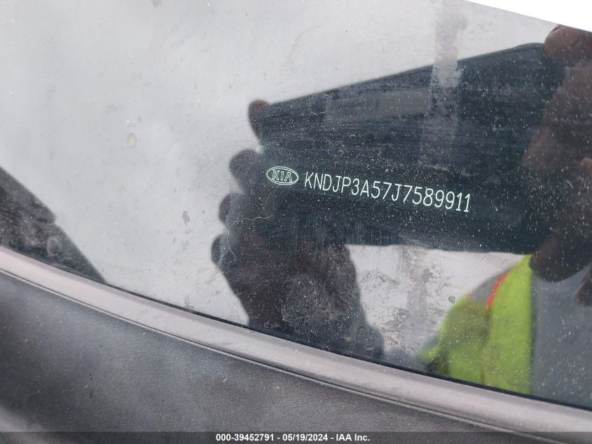 2018 Kia Soul + VIN: KNDJP3A57J7589911 Lot: 39452791