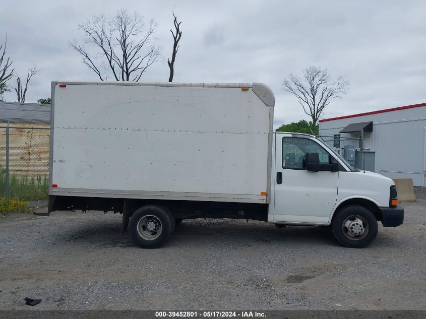 2011 Chevrolet Express Cutaway Work Van VIN: 1GB3G2CG4B1137439 Lot: 39452801