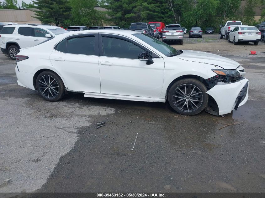 4T1G11BK5NU066085 2022 TOYOTA CAMRY - Image 1