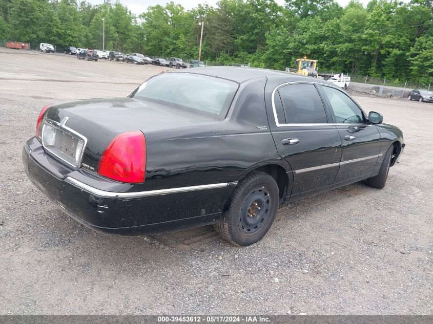 2009 Lincoln Town Car Signature Limited VIN: 2LNHM82V09X611574 Lot: 39453612