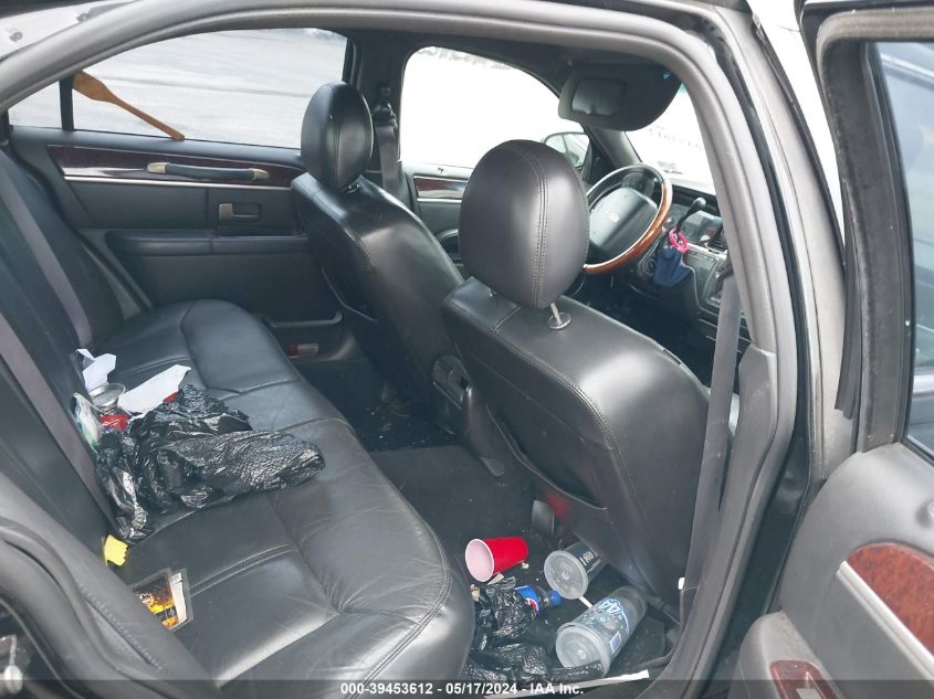 2009 Lincoln Town Car Signature Limited VIN: 2LNHM82V09X611574 Lot: 39453612