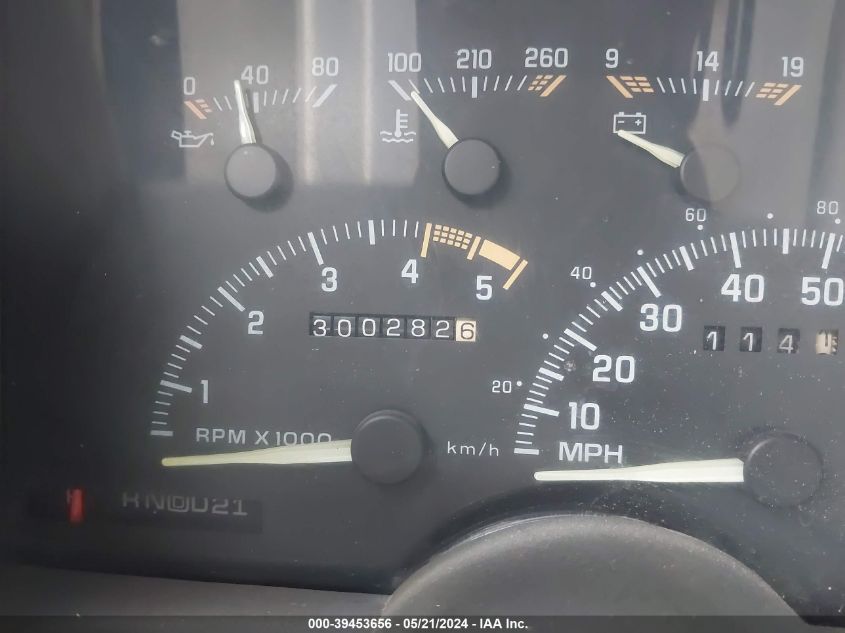 1994 Chevrolet Gmt-400 C1500 VIN: 2GCEC19H6R1252350 Lot: 39453656