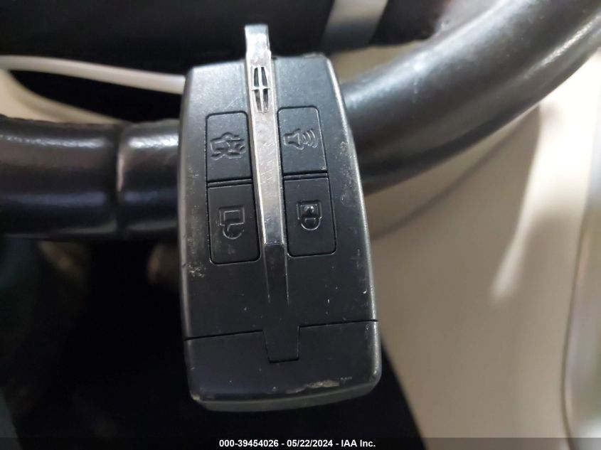 2010 Lincoln Mks VIN: 1LNHL9DR5AG604851 Lot: 39454026