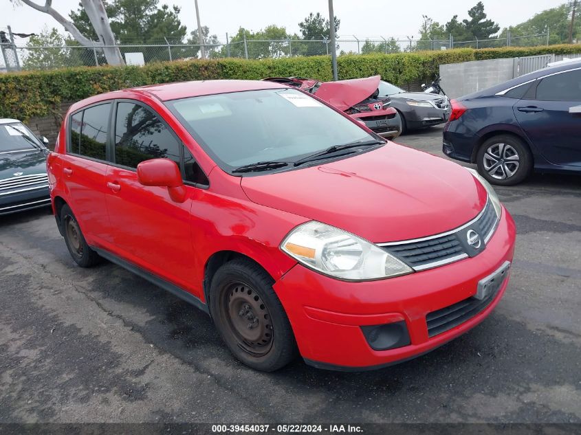 2009 Nissan Versa 1.8S VIN: 3N1BC13E69L385953 Lot: 39454037