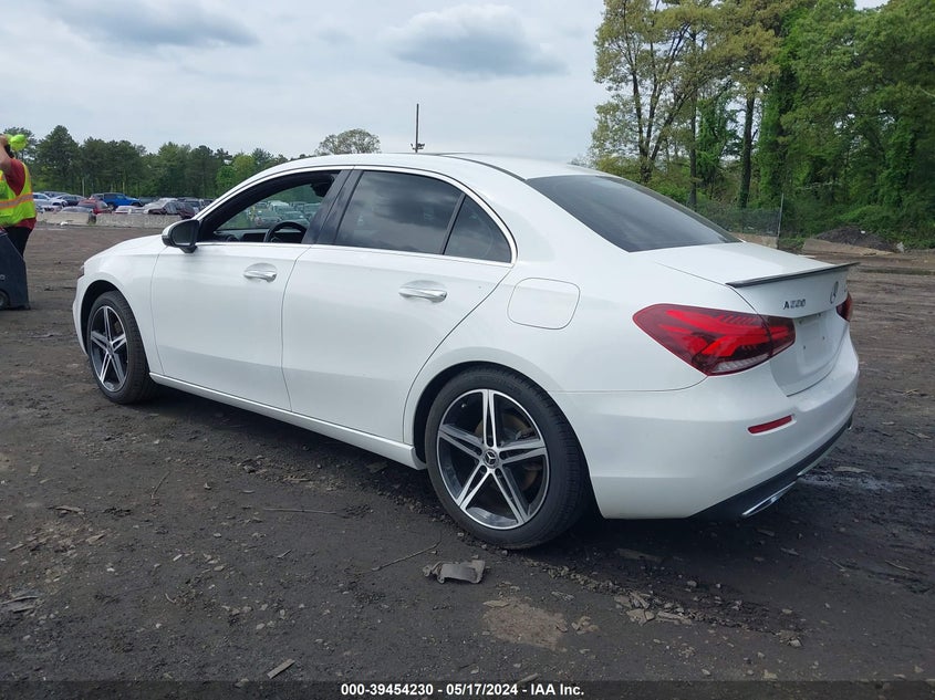 2019 Mercedes-Benz A 220 4Matic VIN: WDD3G4FB8KW000682 Lot: 39454230