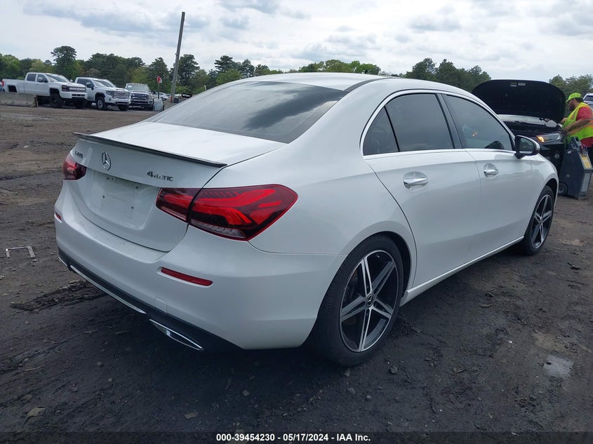 2019 Mercedes-Benz A 220 4Matic VIN: WDD3G4FB8KW000682 Lot: 39454230