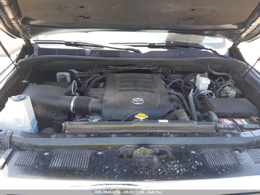 2017 TOYOTA TUNDRA SR5 5.7L V8 - 5TFDW5F19HX639655