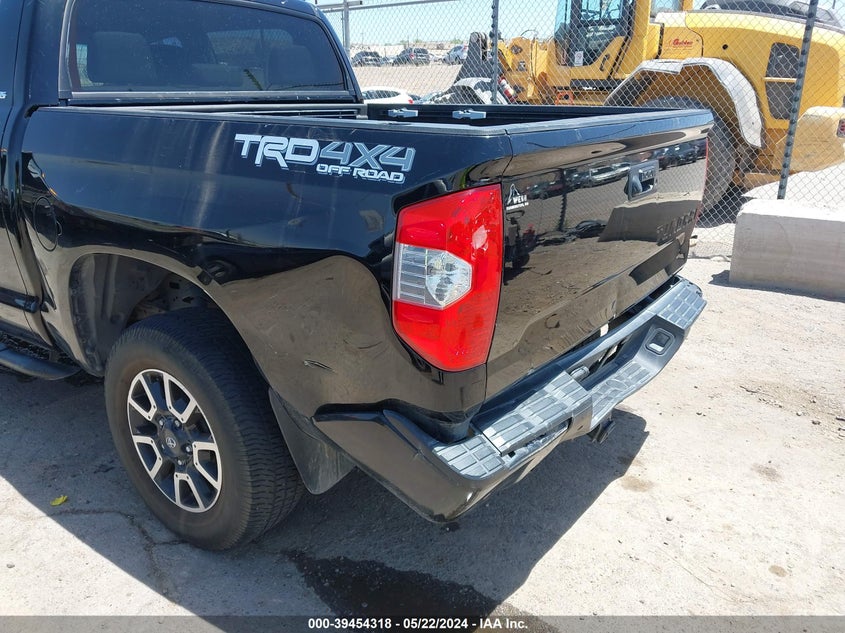 2017 TOYOTA TUNDRA SR5 5.7L V8 - 5TFDW5F19HX639655